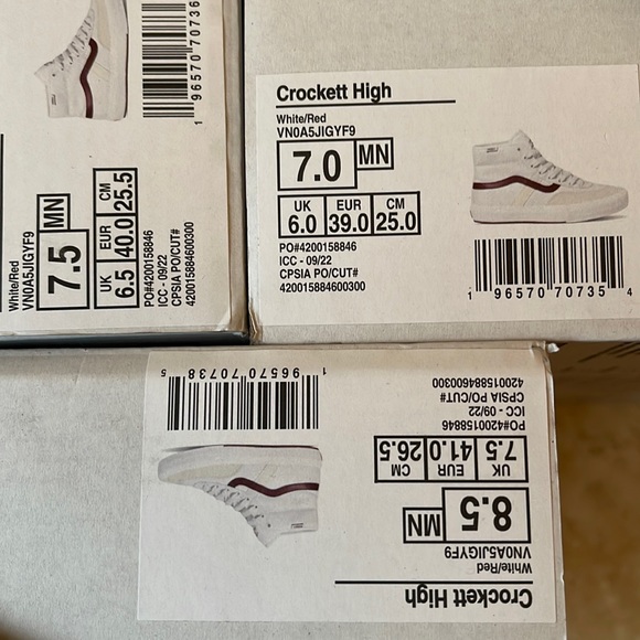 Vans WMNS Crockett High
White/Red
VN0A5JIGYF9
Sneakers - Picture 12 of 16